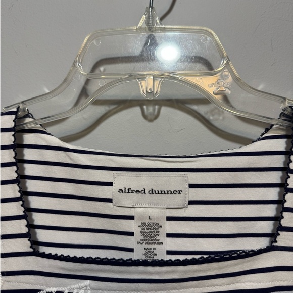 Alfred Dunner White and Blue Boxy Short Sleeve T-Shirt. Size L - Picture 2 of 7